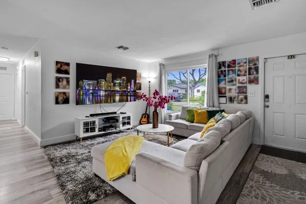 $629,000 | 315 South 57th Avenue, Hollywood, FL 33023