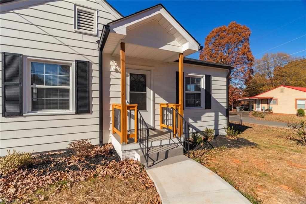 1002 Cliff Road Asheboro, NC 27203 - Photo 2 of 30