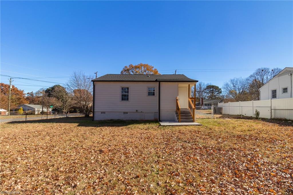1002 Cliff Road Asheboro, NC 27203 - Photo 26 of 30