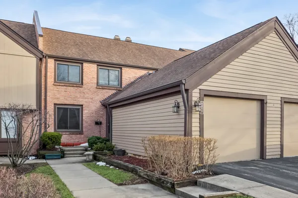 $385,000 | 1217 Franklin Lane, Buffalo Grove, IL 60089