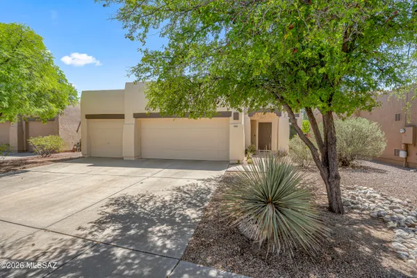 $490,000 | 6510 North Sun Bluff Drive, Tucson, AZ 85704