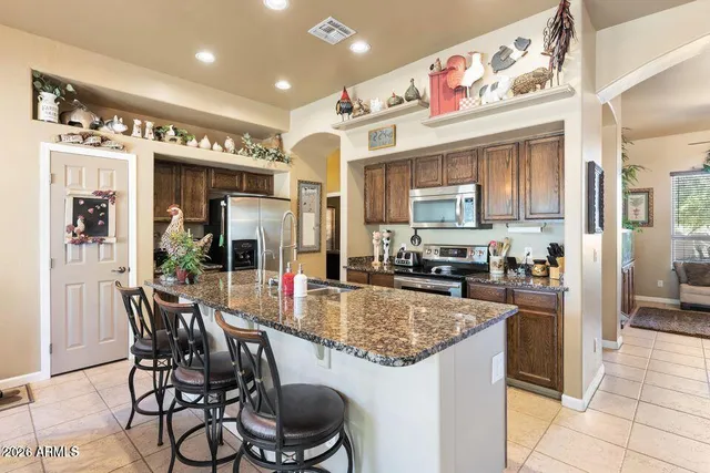 $3,900 | 37005 North 7th Street, Phoenix, AZ 85086