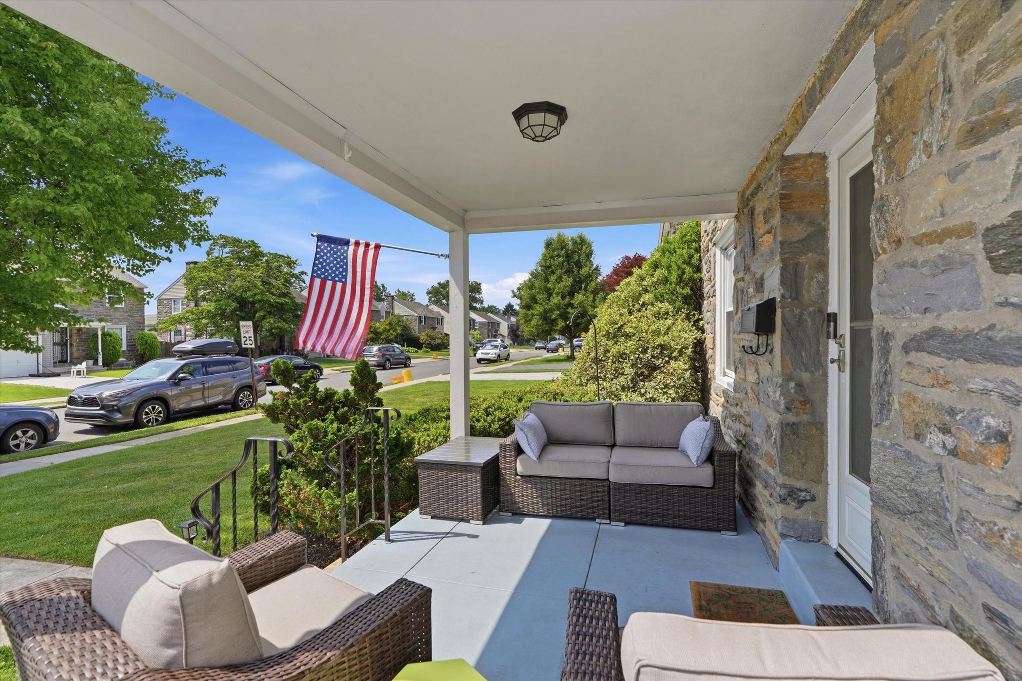 408 Maplewood Road Springfield, PA 19064 - Photo 3 of 24 Front porch