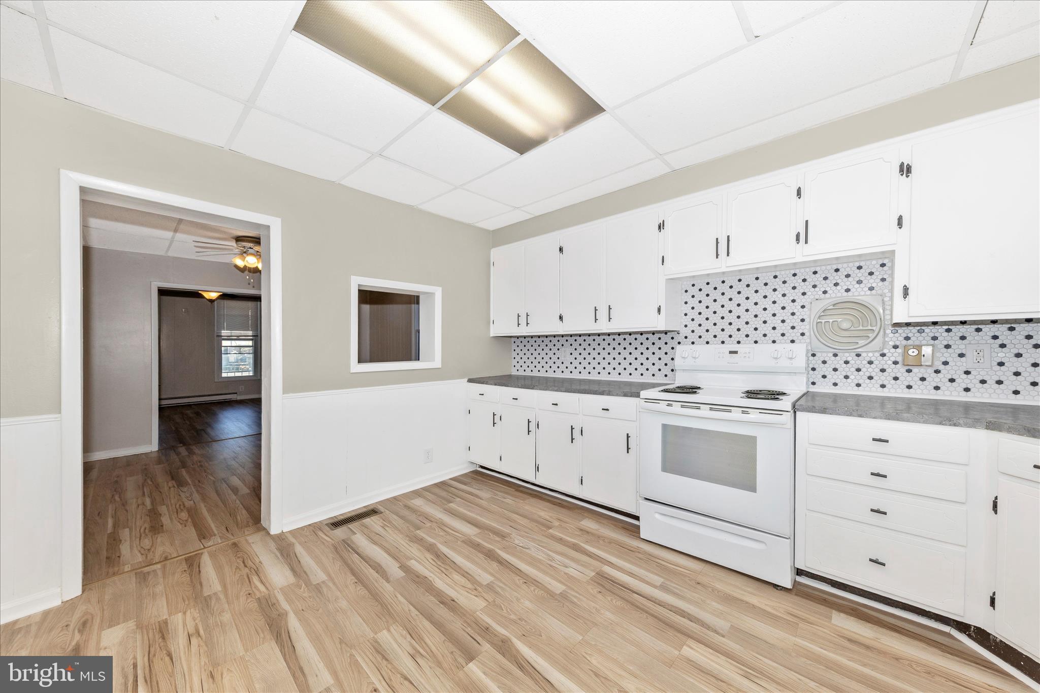 148 Hamilton Avenue Waynesboro, PA 17268 - Photo 16 of 53 Kitchen