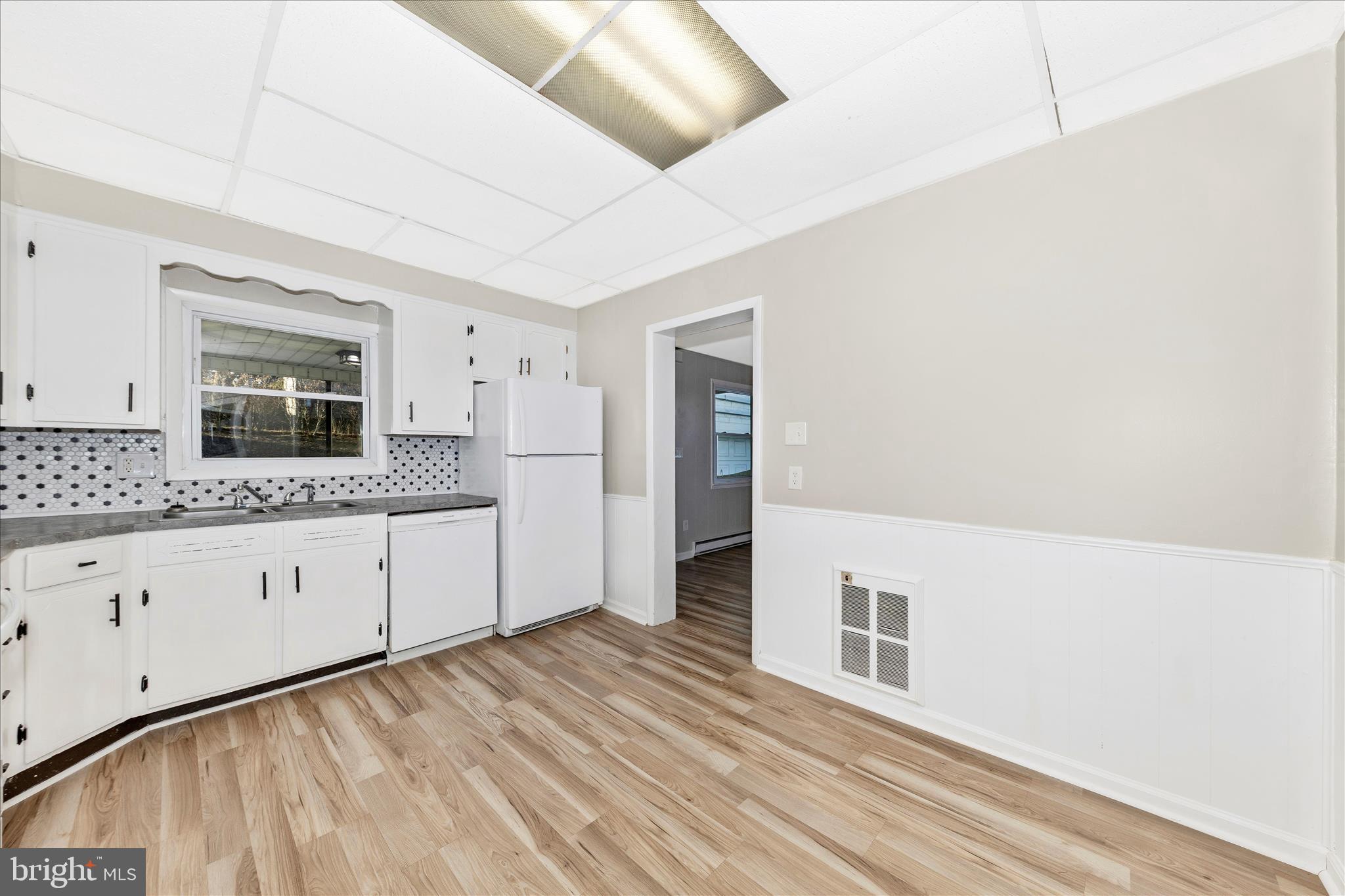 148 Hamilton Avenue Waynesboro, PA 17268 - Photo 18 of 53 Kitchen