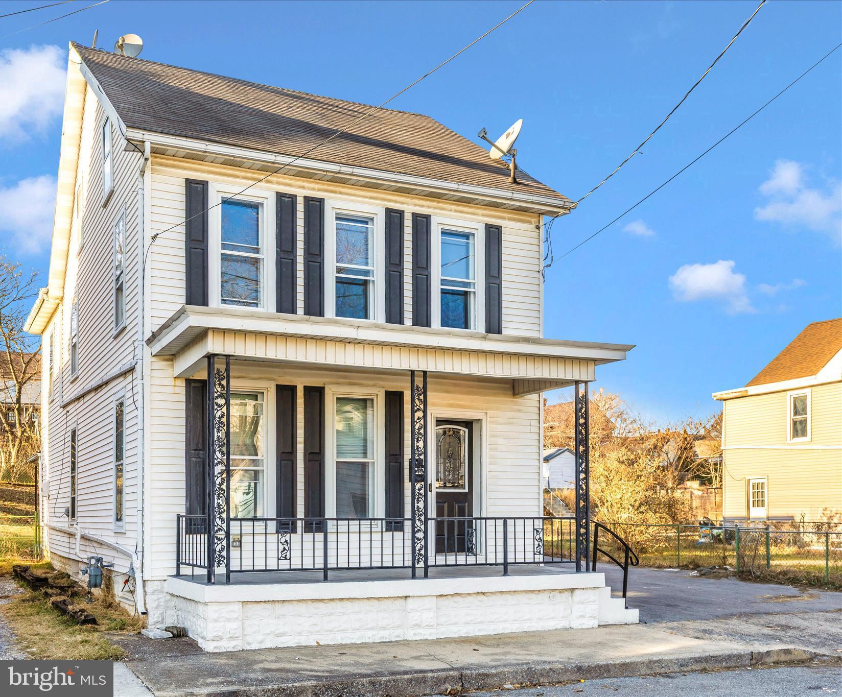 148 Hamilton Avenue Waynesboro, PA 17268 - Photo 2 of 53