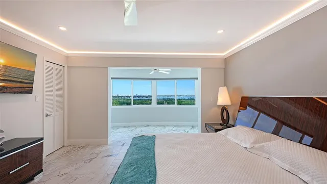 $1,800,000 | 1750 Benjamin Franklin Drive, Unit 9F, Sarasota, FL 34236