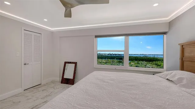 $1,800,000 | 1750 Benjamin Franklin Drive, Unit 9F, Sarasota, FL 34236