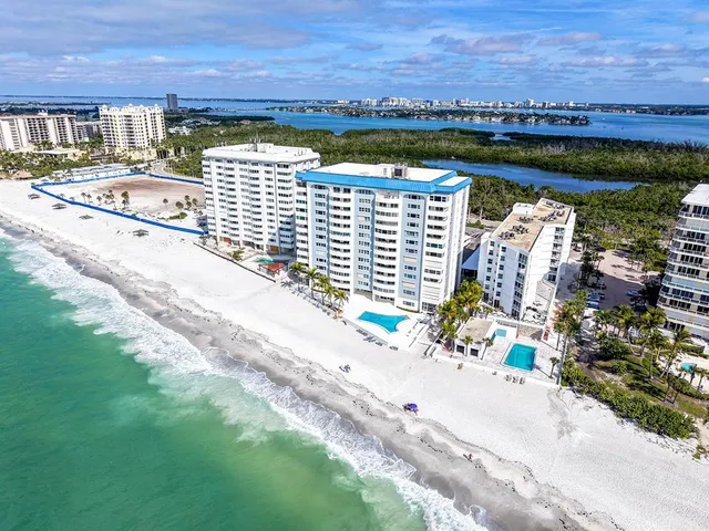 $1,800,000 | 1750 Benjamin Franklin Drive, Unit 9F, Sarasota, FL 34236