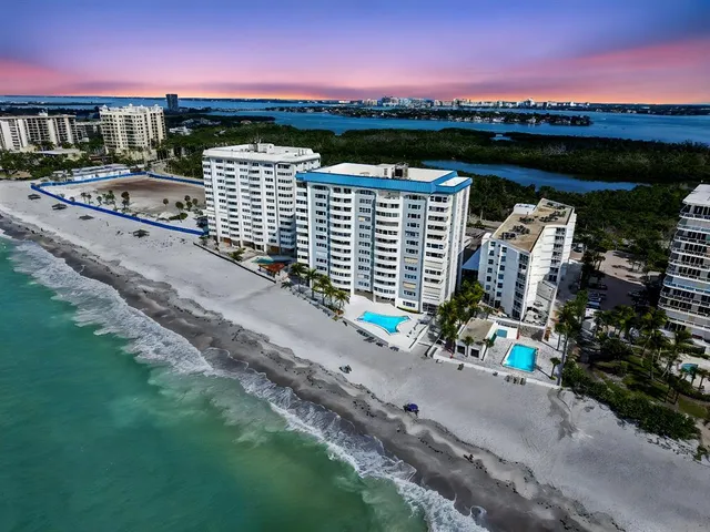 $1,800,000 | 1750 Benjamin Franklin Drive, Unit 9F, Sarasota, FL 34236