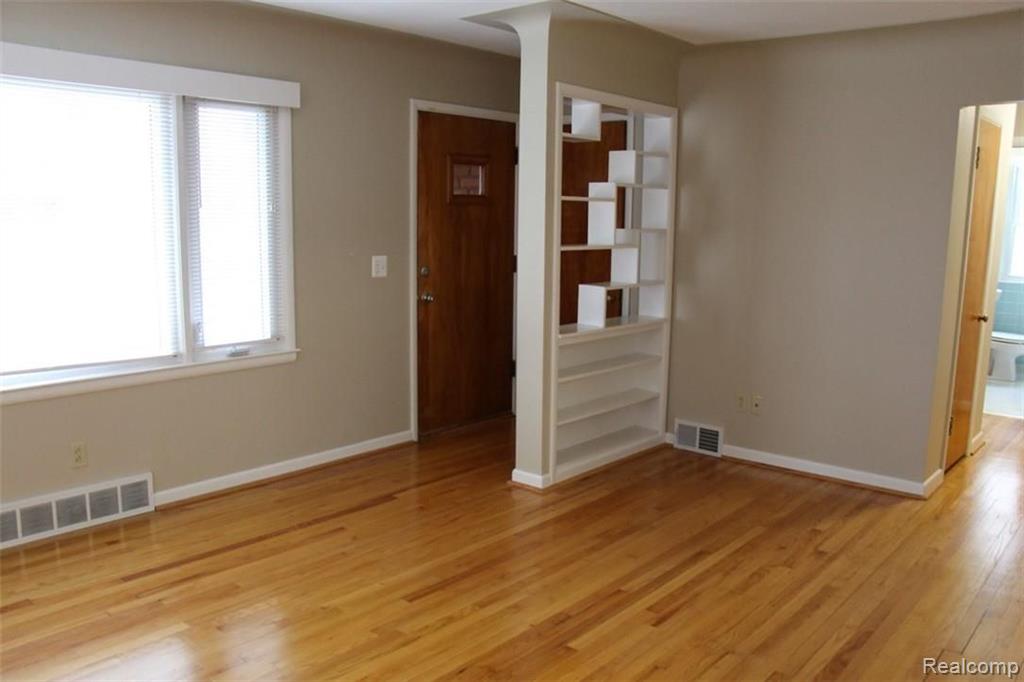 312 Northwood Avenue Rochester, MI 48307 - Photo 3 of 13