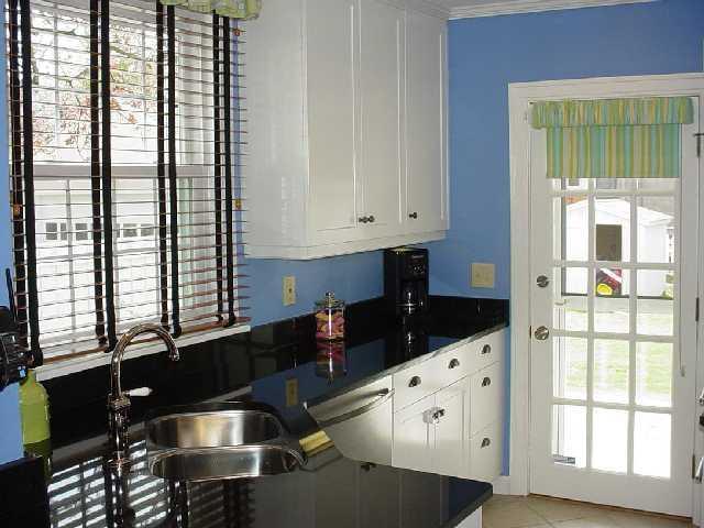 2444 Andover Road Columbus, OH 43221 - Photo 2 of 12 Gallery Image 2