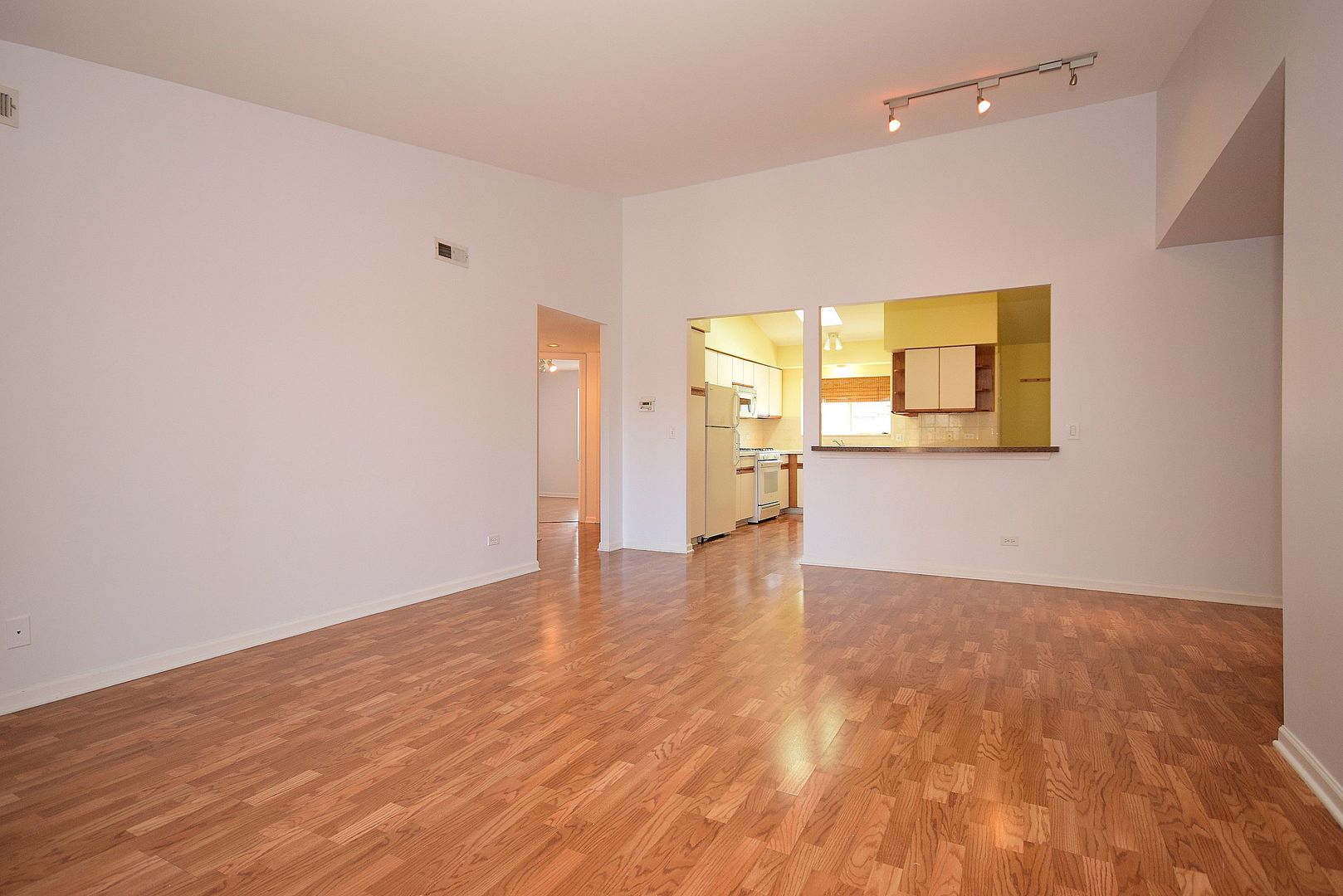 5351 North East River Road, Unit 203 Chicago, IL 60656 - Photo 7 of 30
