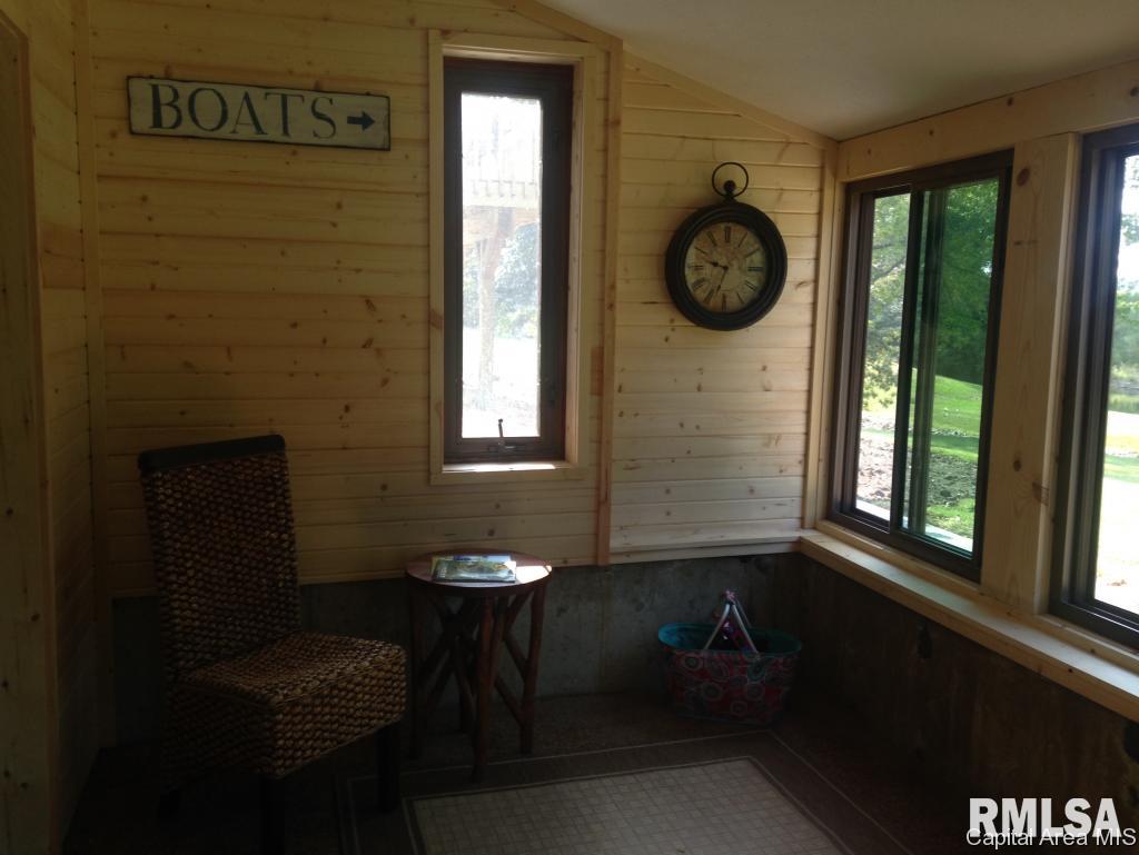 765 Persimmon Road Petersburg, IL 62675 - Photo 24 of 34 Gallery Image 24