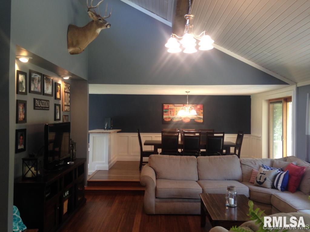 765 Persimmon Road Petersburg, IL 62675 - Photo 8 of 34 Gallery Image 8