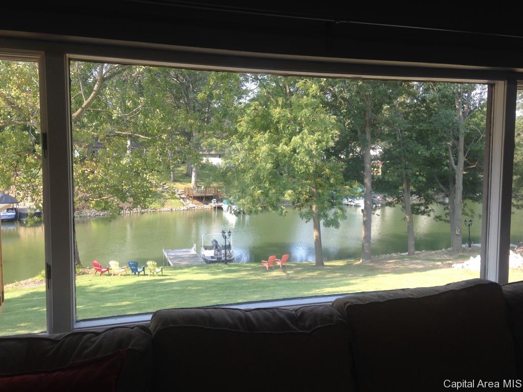 765 Persimmon Road Petersburg, IL 62675 - Photo 10 of 34 Gallery Image 10