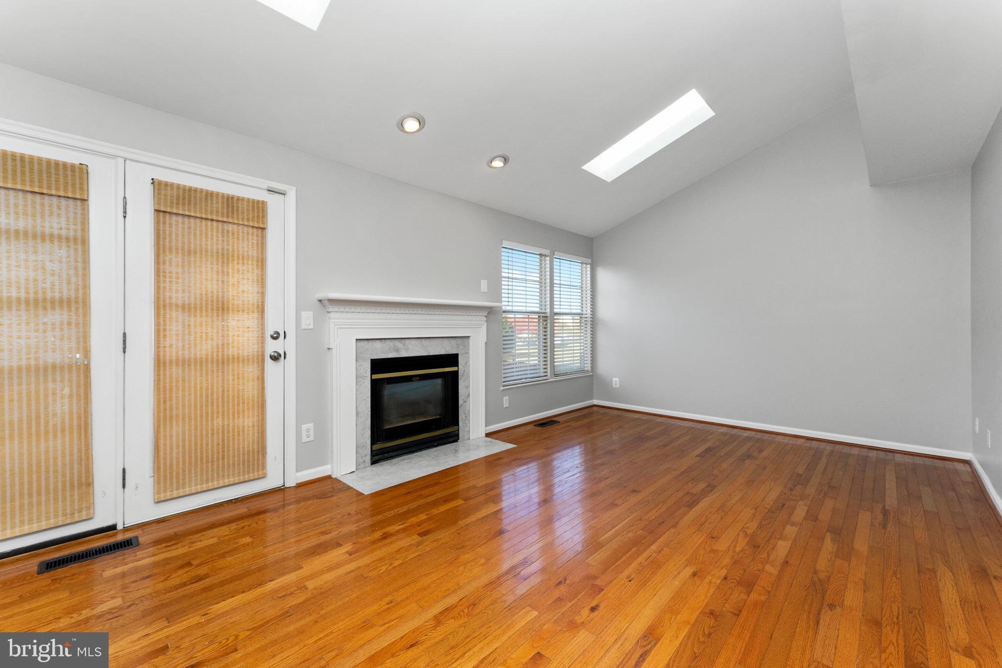 4075 Jasper Loop Dumfries, VA 22025 - Photo 3 of 33