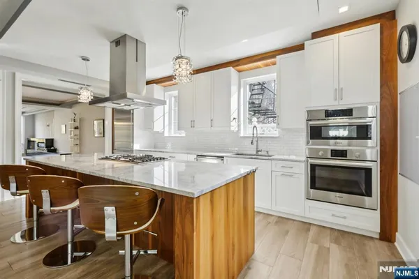 $1,648,000 | 26 Hudson Terrace, Edgewater, NJ 07020