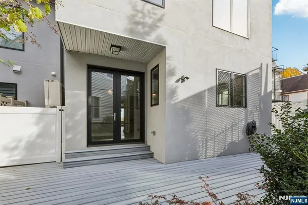 $1,648,000 | 26 Hudson Terrace, Edgewater, NJ 07020