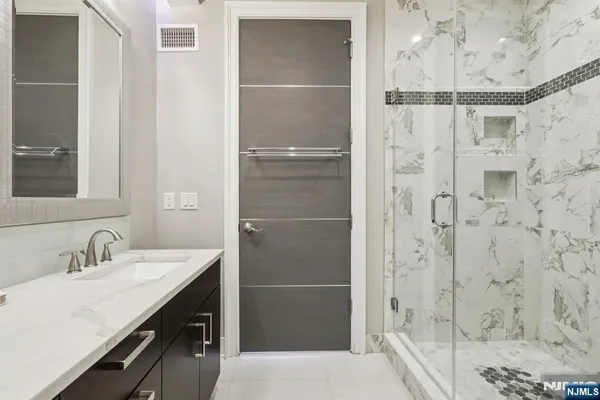 $1,648,000 | 26 Hudson Terrace, Edgewater, NJ 07020