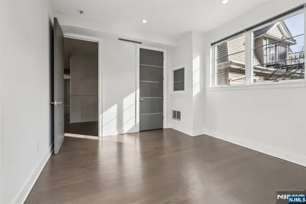 $1,648,000 | 26 Hudson Terrace, Edgewater, NJ 07020