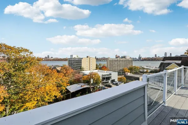 $1,648,000 | 26 Hudson Terrace, Edgewater, NJ 07020