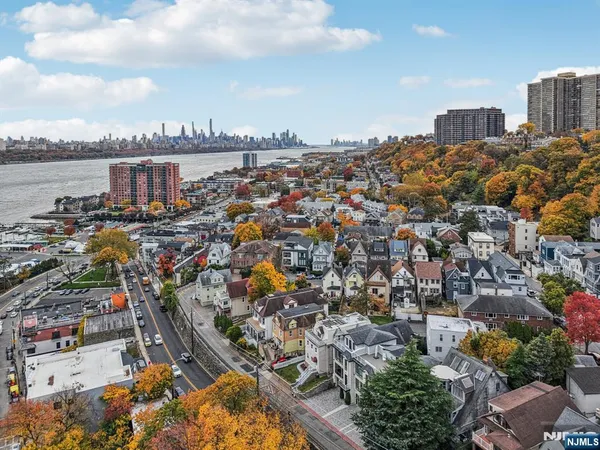 $1,648,000 | 26 Hudson Terrace, Edgewater, NJ 07020