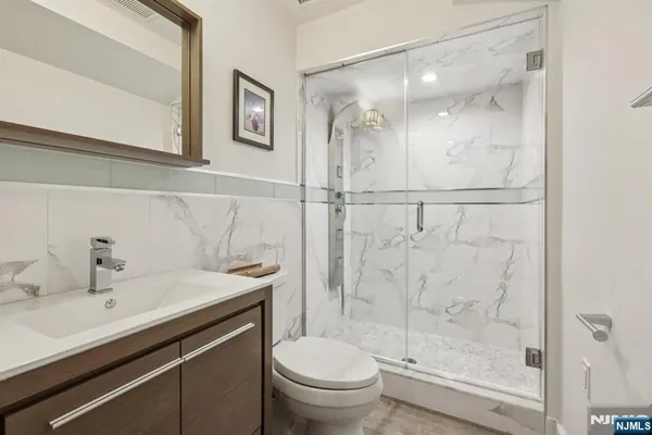 $1,648,000 | 26 Hudson Terrace, Edgewater, NJ 07020