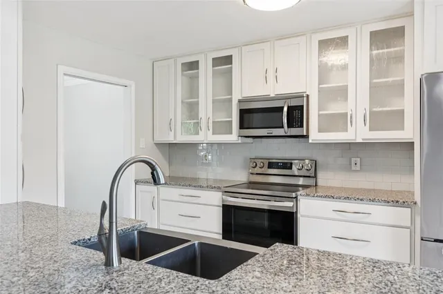 $695,000 | 1 Glen Cove Circle, Lucas, TX 75002