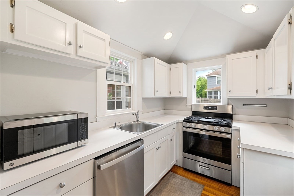 678 Boston Post Road Weston, MA 02493 - Photo 11 of 31