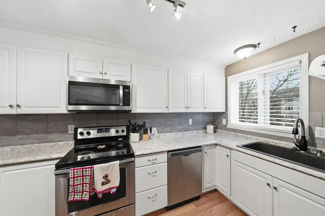 $337,500 | 22 Kimberly Drive, Merrimack, NH 03054