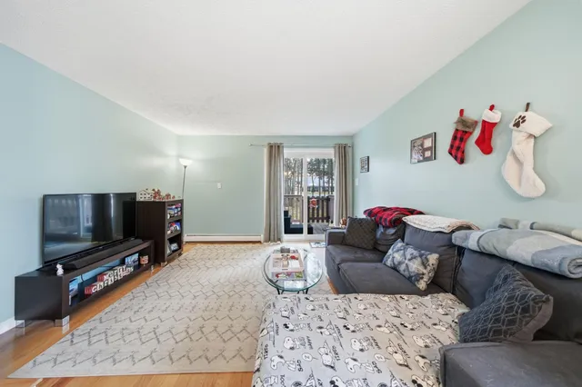 $337,500 | 22 Kimberly Drive, Merrimack, NH 03054