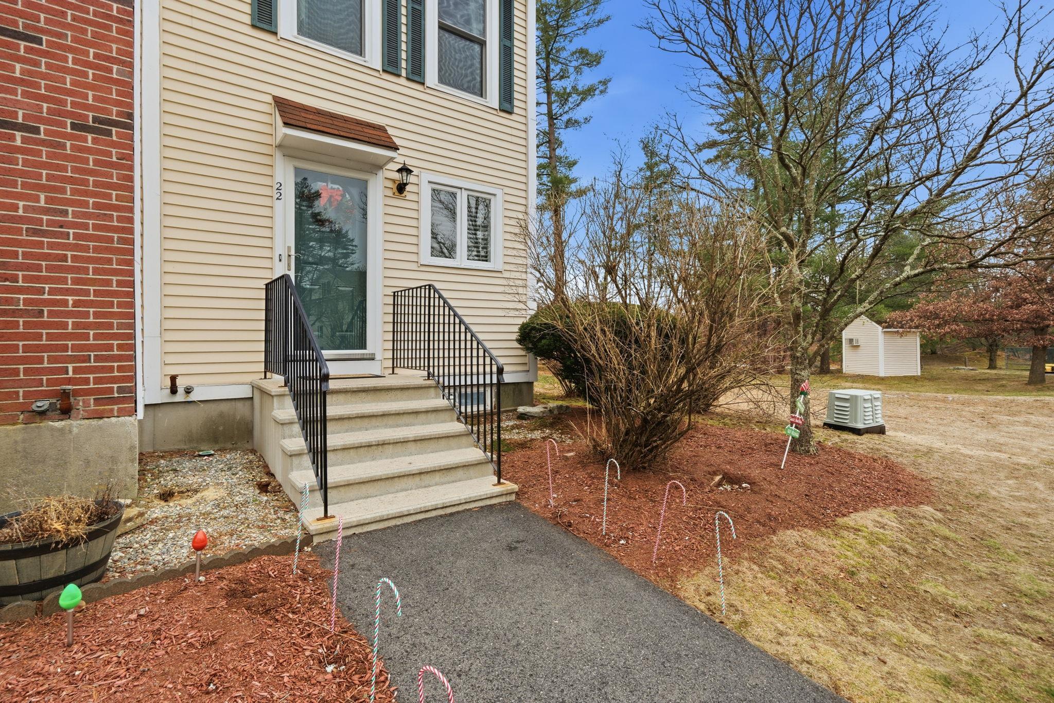 22 Kimberly Drive Merrimack, NH 03054 - Photo 4 of 45