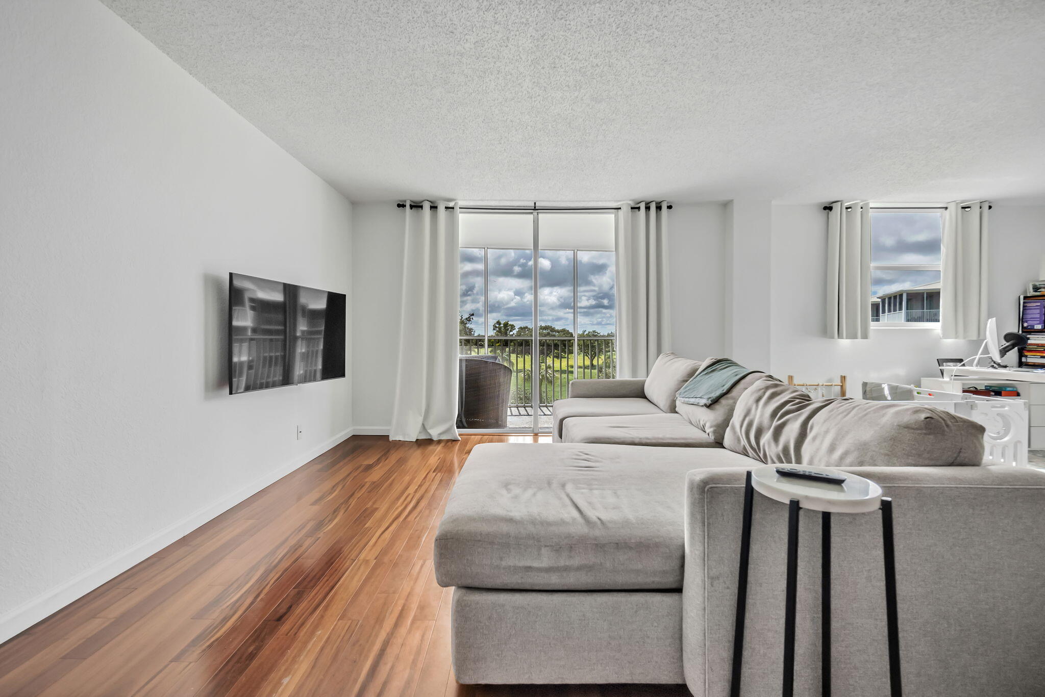 6699 Northwest 2nd Avenue, Unit 416 Boca Raton, FL 33487 - Photo 3 of 28 Living 1