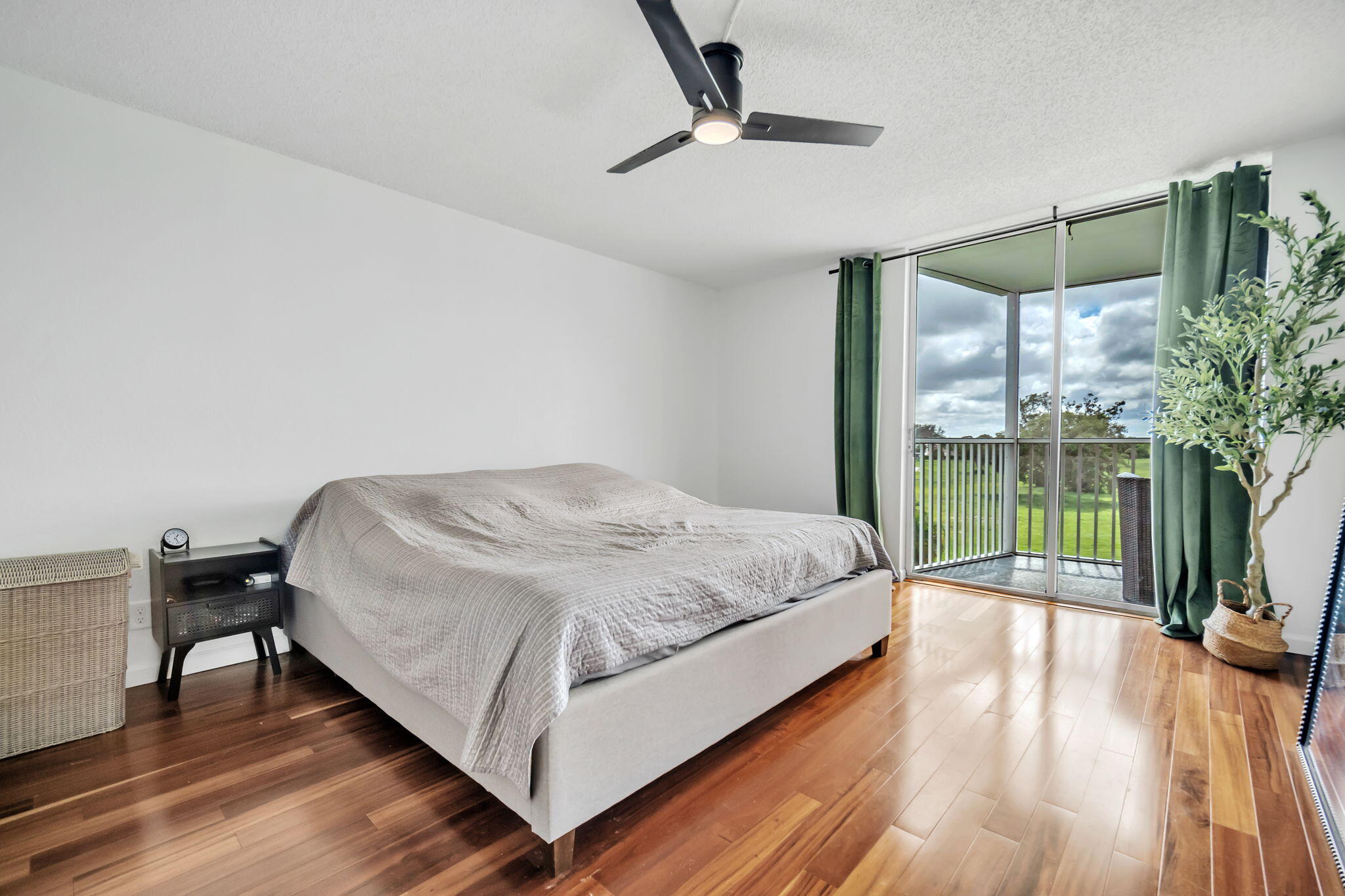 6699 Northwest 2nd Avenue, Unit 416 Boca Raton, FL 33487 - Photo 8 of 28 Primary Bedroom