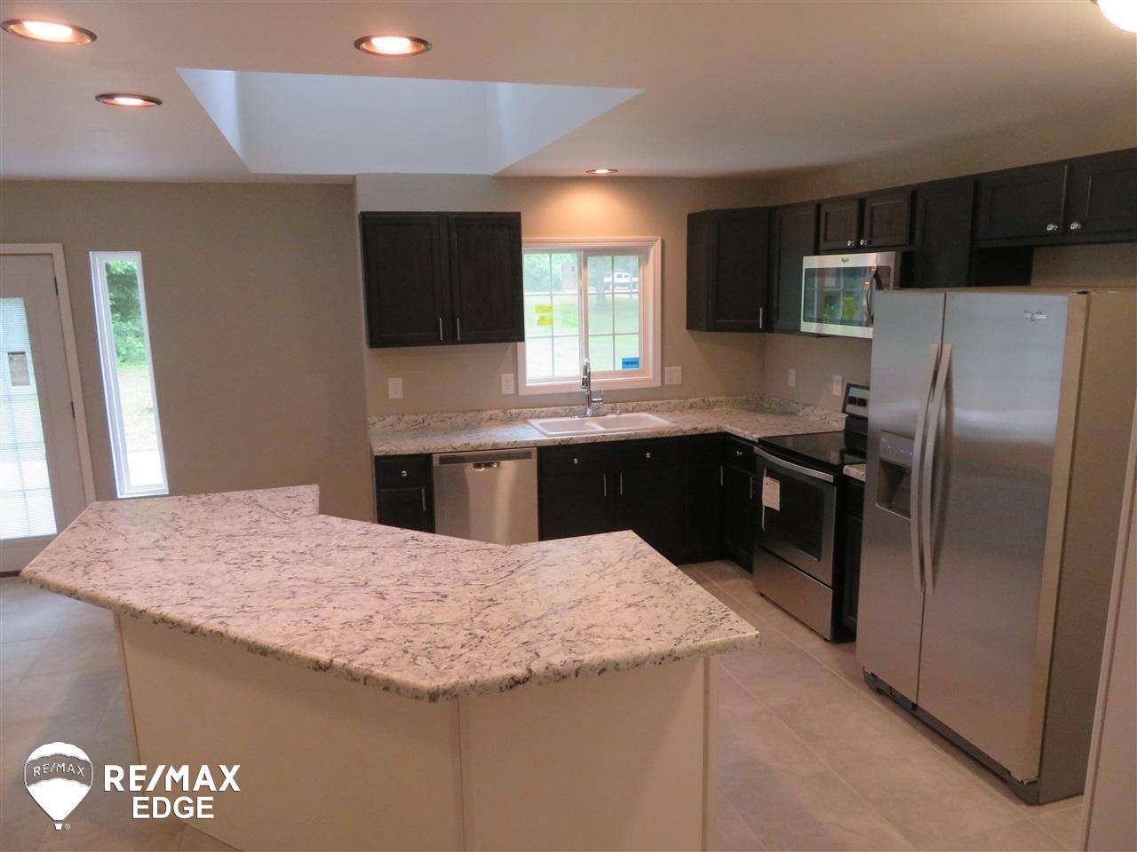 8471 West Dodge Road Montrose, MI 48457 - Photo 9 of 29 21465439-8.JPG