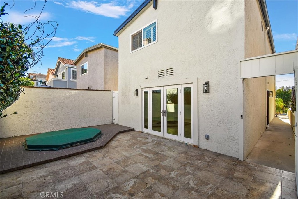 1742 Reed Street Redondo Beach, CA 90278 - Photo 7 of 33 a view of backyard with cabin