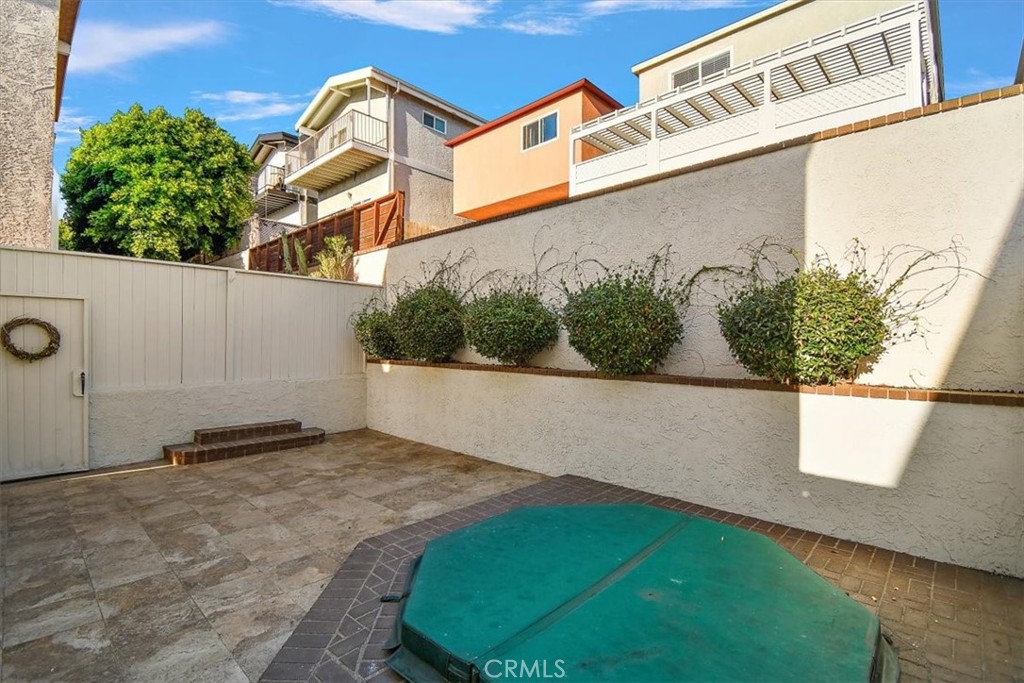 1742 Reed Street Redondo Beach, CA 90278 - Photo 10 of 33 a view of a back yard of the house and front of a building