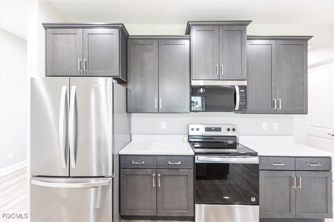 2729 Southwest 4th Terrace Cape Coral, FL 33991 - Photo 11 of 37