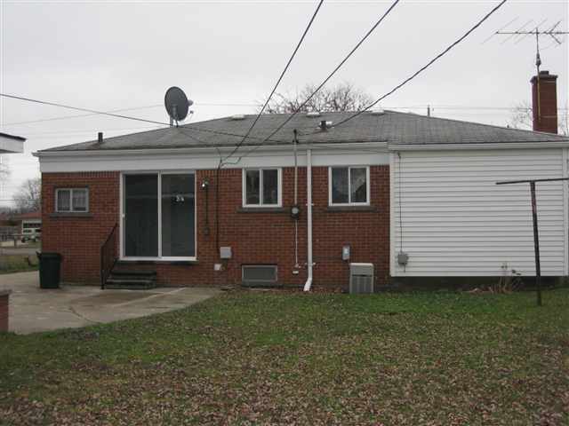 12941 East 13 Mile Road Warren, MI 48088 - Photo 12 of 12 31089032-11.JPG