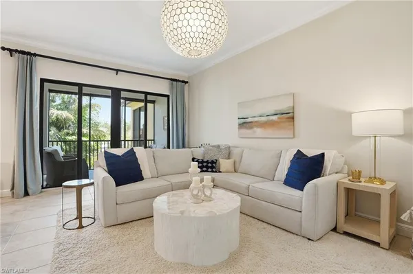 $749,000 | 975 Sandpiper Street, Unit A202, Naples, FL 34102