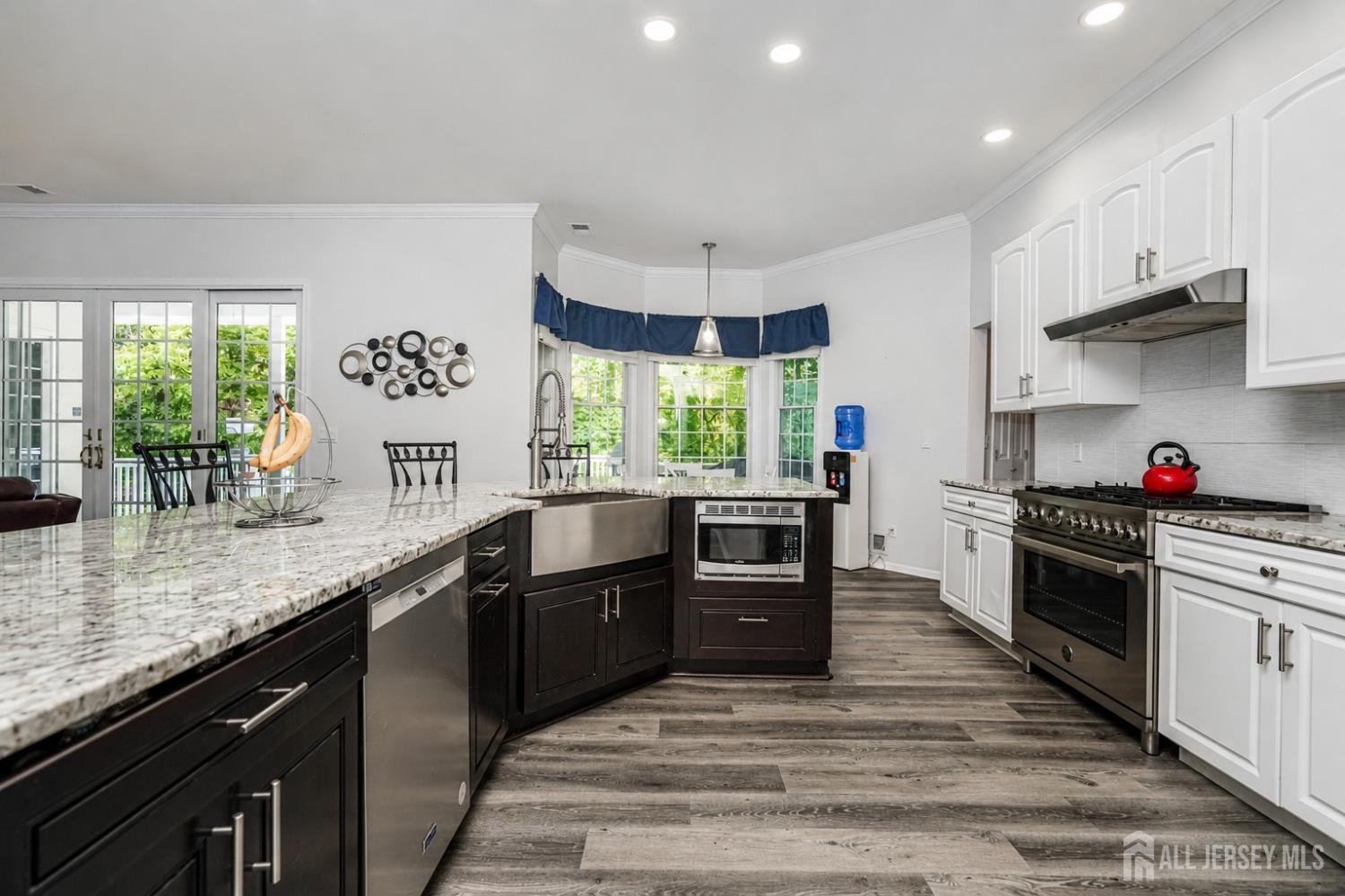 93 Sand Hills Road Kendall Park, NJ 08824 - Photo 9 of 31
