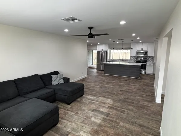 $525,000 | 2174 East Palmcroft Drive, Tempe, AZ 85282