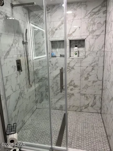 $1,900 | 1219 Thomas Drive, Unit 8, Panama City Beach, FL 32408