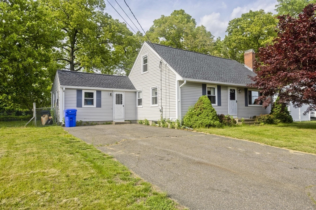 93 Moss Road Springfield, MA 01119 - Photo 2 of 40