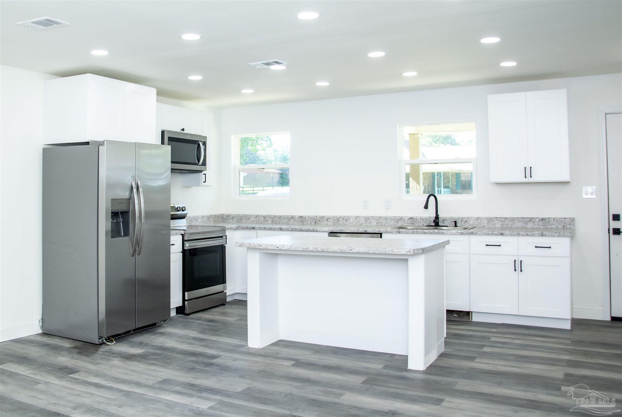 6740 Frank Reeder Road Pensacola, FL 32526 - Photo 5 of 29 Gallery Image 5