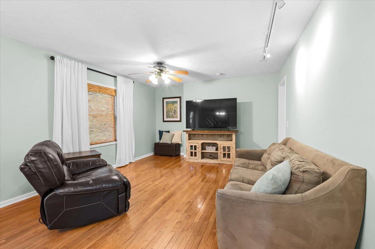 16005 Sheridan Road Clinton, MI 49236 - Photo 13 of 55 32-INTERIOR 10