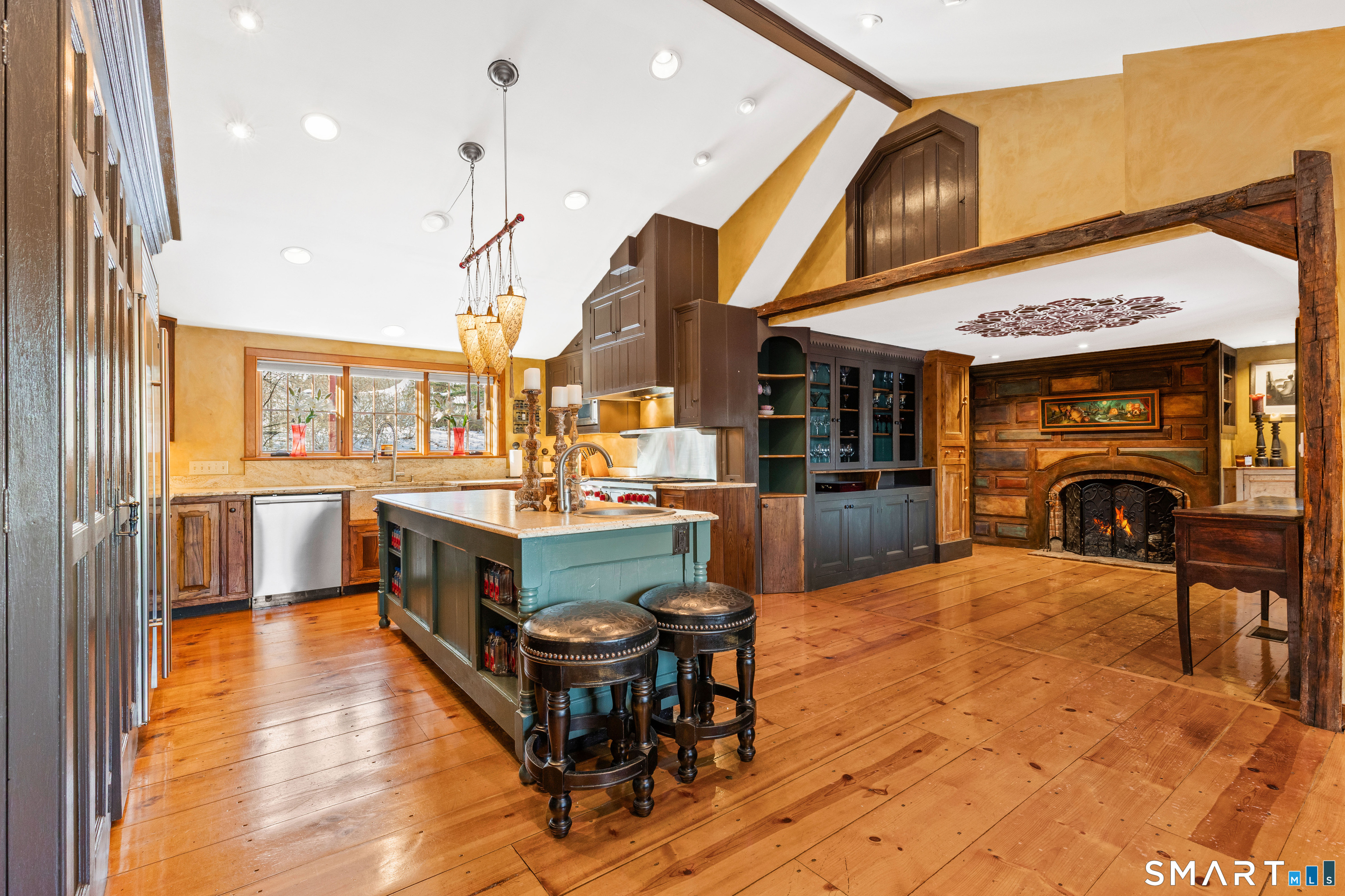 12 Jackson Road Killingworth, CT 06419 - Photo 7 of 40 Designed for everyday living, this kitchen offers versatility as well as space and beauty. Cathedral ceilings are a bonus!