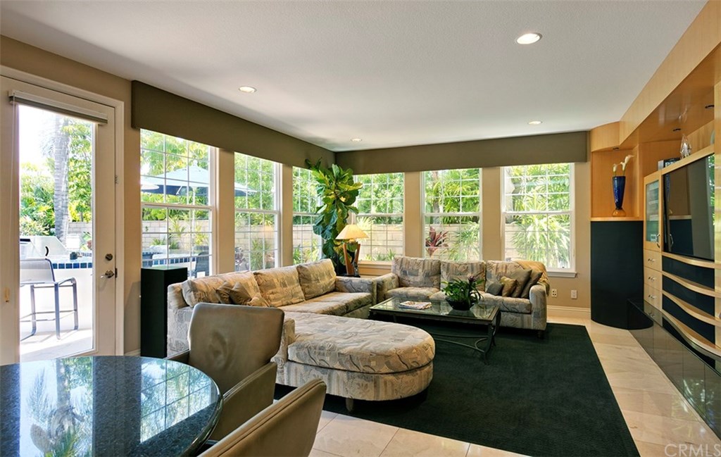 28362 Via Pasito San Juan Capistrano, CA 92675 - Photo 35 of 69 Family room off kitchen with great access to the back yard