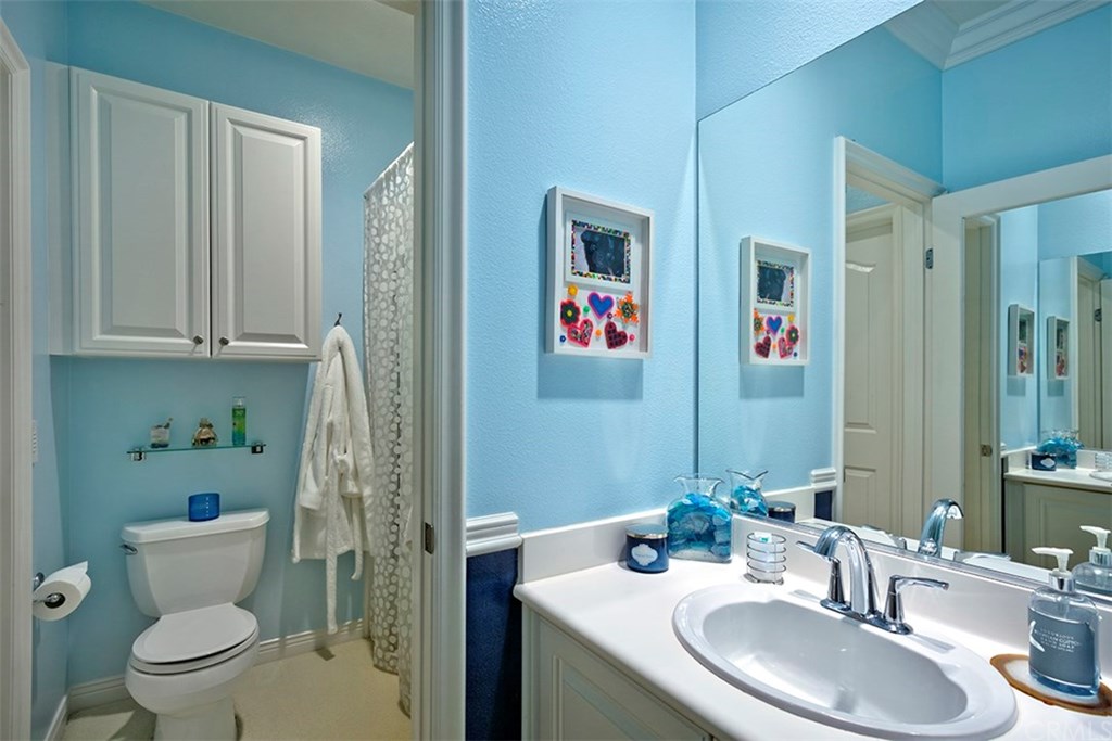 28362 Via Pasito San Juan Capistrano, CA 92675 - Photo 47 of 69 Guest ensuite bathroom